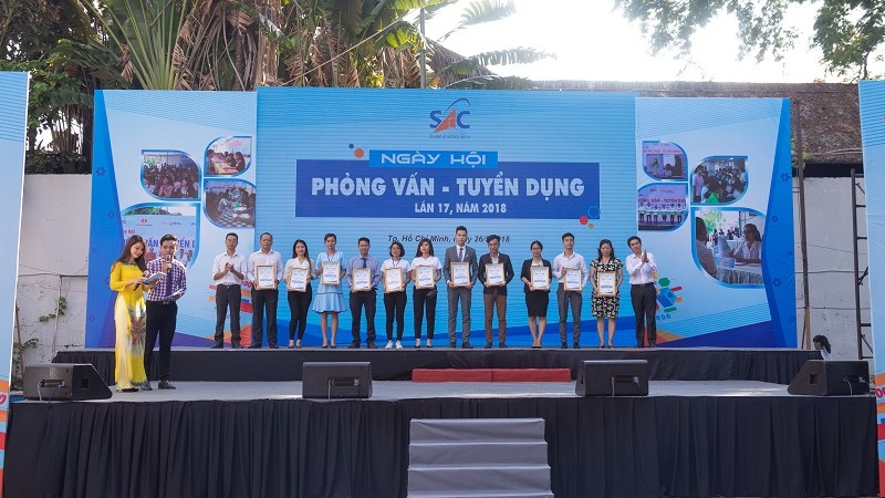 PHỎNG VẤN THỬ - THÀNH CÔNG THẬT CÙNG AN NHIÊN TẠI NGÀY HỘI 